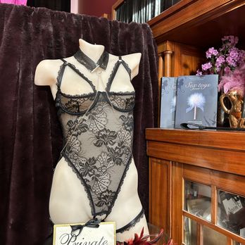 Luxe Lingerie - Luxe Lingerie 02 - Lingerie Near Me - Beverly Hills, California Luxe Lingerie - Luxe Lingerie 02 - Lingerie Near Me - Beverly Hills, California