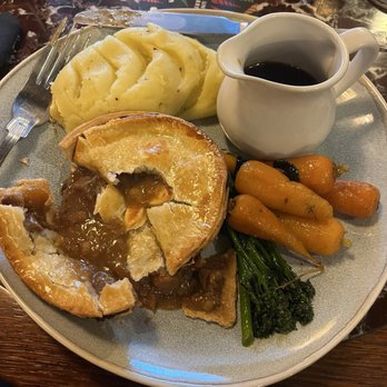 Unicorn Inn - Beef pie - Pubs Near Me - Ambleside, CMA Unicorn Inn - Beef pie - Pubs Near Me - Ambleside, CMA