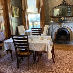 Breakfast Room
