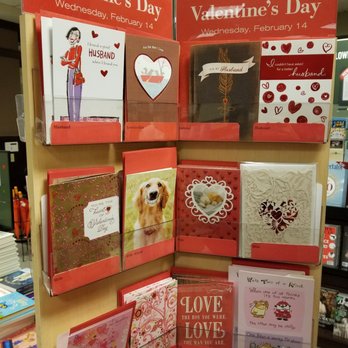 Barnes & Noble - Greeting cards available - Bookstores Near Me - Honolulu, Hawaii