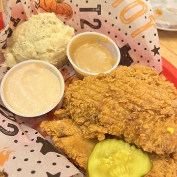 Tumble 22 - 3 Piece Tender w/ added potato salad - Chicken Shop Near Me - Round Rock, Texas