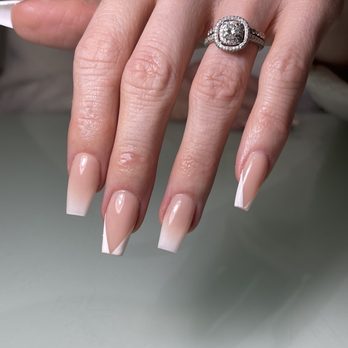 PaytonManis Beauty Lounge - Perfect ombré coffin nails - Nail Salons Near Me - Lombard, Illinois PaytonManis Beauty Lounge - Perfect ombré coffin nails - Nail Salons Near Me - Lombard, Illinois