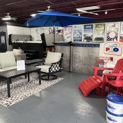 Splash Pools and Spas