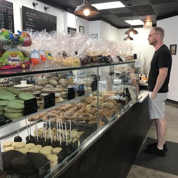Amazing Breads and Cakes - Inside - Bakeries Near Me - Des Plaines, Illinois Amazing Breads and Cakes - Inside - Bakeries Near Me - Des Plaines, Illinois