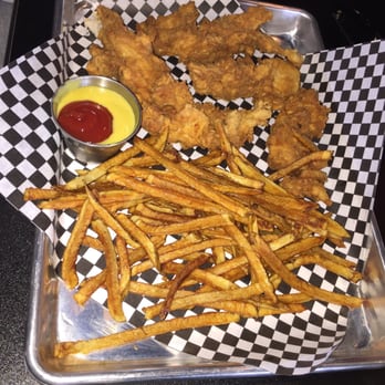 Tapester's Grill - Chicken strips .. ;) - American Near Me - Houston, Texas