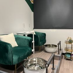 The Nail Hub