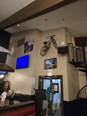 White Horse Tavern by null