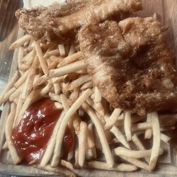 Fern and Cedar Brewing - Fish & Chips - Breweries Near Me - Qualicum Beach, British Columbia