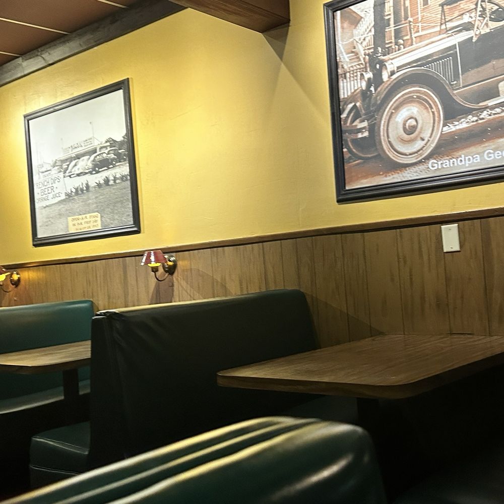 Vince's Spaghetti - Inside - Italian Near Me - Ontario, California Vince's Spaghetti - Inside - Italian Near Me - Ontario, California