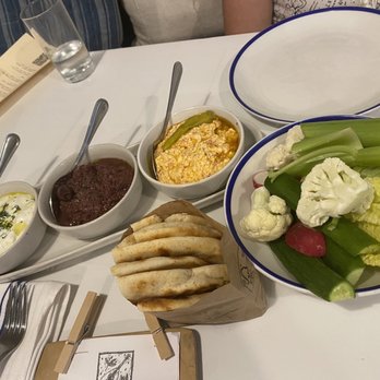 Mandolin Aegean Bistro - Mediterranean Near Me - Miami, Florida