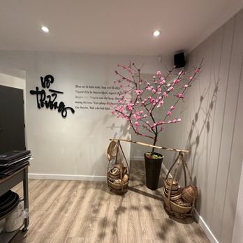 Em Oi - Vietnamese Near Me - Hamilton, Ontario