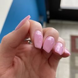 Ames Nails - Uneven finish