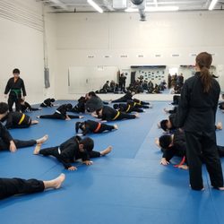 Vietnamese Mixed Martial Arts - Another warm up. Need to be flexible in order to be ready.