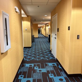 Fairfield by Marriott Inn & Suites Poplar Bluff - Hallway - Hotels Near Me - Poplar Bluff, Missouri