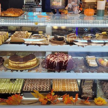 Blu Bee cafe - Ice Cream & Frozen Yogurt Near Me - Painesville, Ohio
