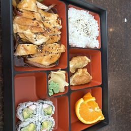 Linch bento box Chicken Box Lunch. Linch bento box Chicken Box Lunch.