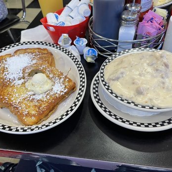 Shorty's Diner - Half order of biscuits and sausage gravy & an order French toast! Huge portions!!! - Diners Near Me - Williamsburg, Virginia Shorty's Diner - Half order of biscuits and sausage gravy & an order French toast! Huge portions!!! - Diners Near Me - Williamsburg, Virginia