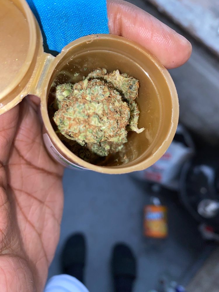 TOP SHELF LA Updated May 2024 22 Photos 4702 S Vermont Ave, Los