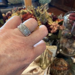 The photo does not do the diamond quality justice! The photo does not do the diamond quality justice!