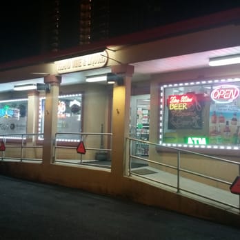 Beach Liquors - Storefront, around 5 p.m. on December 12. - Beer, Wine & Spirits Near Me - Gulf Breeze, Florida