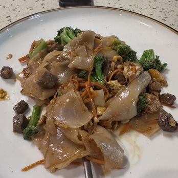 Trinity Street Food - Pad See Ew - Thai Near Me - Houston, Texas Trinity Street Food - Pad See Ew - Thai Near Me - Houston, Texas