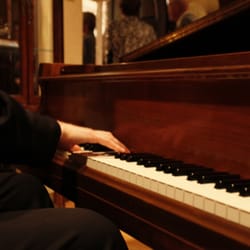 The Art of Piano Performance - Express your Creativity by Learning to Play Your Favorite Songs on the Piano