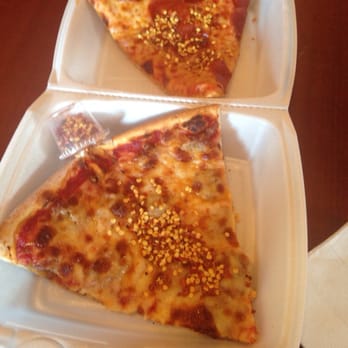 Doreen's Pizzeria - SAusage and pepperoni pizza - Pizza Near Me - Chicago, Illinois