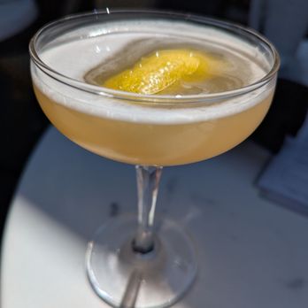 Junior Restaurant  - Lounges Near Me - Roseville, California