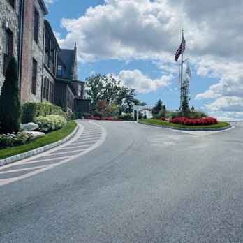 The Abbey Inn & Spa - The drive up the hill - Hotels Near Me - Peekskill, New York The Abbey Inn & Spa - The drive up the hill - Hotels Near Me - Peekskill, New York