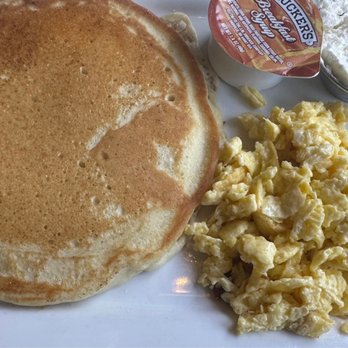 Hennessey's Grill - Kid's Kid's Pancakes & Eggs - Juice Bars & Smoothies Near Me - Seal Beach, California