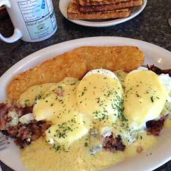 George's Restaurant & Bar - Corned beef hash Benedict - Breakfast & Brunch Near Me - Gloucester, Massachusetts George's Restaurant & Bar - Corned beef hash Benedict - Breakfast & Brunch Near Me - Gloucester, Massachusetts