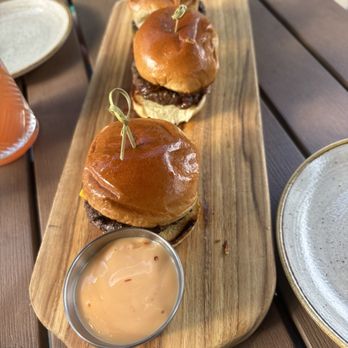 Cheever Tavern - Wagyu slider app - New American Near Me - Norwell, Massachusetts