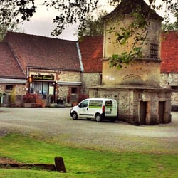 La Bien Assise - Part of the complex at the site  is a shop, bar, take away bar and restaurant. Made up of what was the chateau's farm buildings.