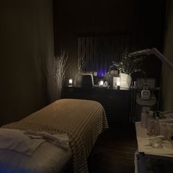 Jencare Skin Farm - Facial room 