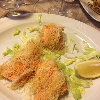 La Pentolaccia - Salmon with biscuit - Italian Near Me - Rome, RM