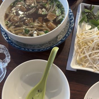 Lanxang Thai-Lao Cuisine - 14. Pho sheen (beef pho) - Thai Near Me - Champaign, Illinois