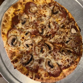 Slippery Otter Pub - Old Faithful pizza - Pubs Near Me - West Yellowstone, Montana Slippery Otter Pub - Old Faithful pizza - Pubs Near Me - West Yellowstone, Montana