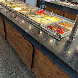 Peking House Restaurant - Various entree station