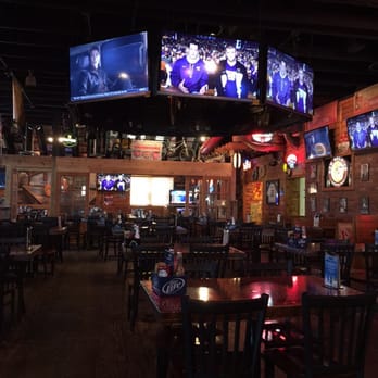 Brewhouse South - Nice atmosphere - Sports Bars Near Me - Franklin, Tennessee