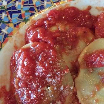 IL Bambino - Meat Raviolis with Marinara Sauce. - Italian Near Me - Miami, Florida IL Bambino - Meat Raviolis with Marinara Sauce. - Italian Near Me - Miami, Florida