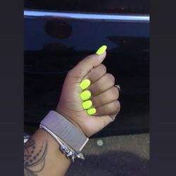 Studio Nail - Acrylic overlay with gel polish (natural nails).