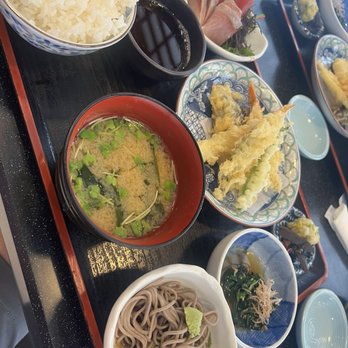 Yohei Sushi Restaurant - Sushi Bars Near Me - Honolulu, Hawaii