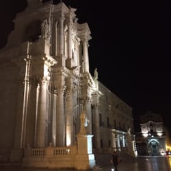 Isola di Ortigia - La Cattedrale di Piazza D'uomo