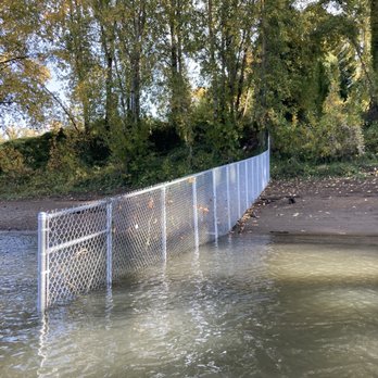 Rivervilla Park - You may have to wait until the summer for the water to go down to get around this fence at Rivervilla park. - Fishing Near Me - Oak Grove, Oregon Rivervilla Park - You may have to wait until the summer for the water to go down to get around this fence at Rivervilla park. - Fishing Near Me - Oak Grove, Oregon