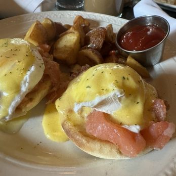 Virginia Inn - Smoked Salmon Egg Benedict - Bars Near Me - Seattle, Washington Virginia Inn - Smoked Salmon Egg Benedict - Bars Near Me - Seattle, Washington