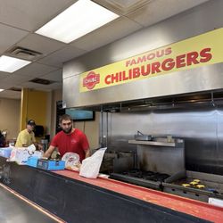 CHUBZ Famous Chiliburgers - GRILL COOKS