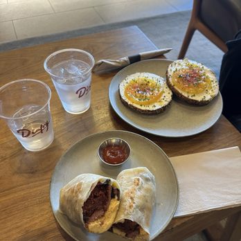 Dialog Cafe - Breakfast burrito - Cafes Near Me - Los Angeles, California