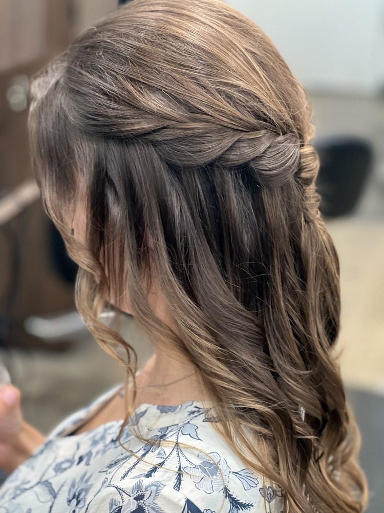 Hair by Nina Logo