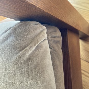 Stickley Furniture - This sandwich effect and uneven wrinkles looks like a home upholstery job by an inexperienced upholsterer and not new premium furniture. - Interior Design Near Me - Albany, New York Stickley Furniture - This sandwich effect and uneven wrinkles looks like a home upholstery job by an inexperienced upholsterer and not new premium furniture. - Interior Design Near Me - Albany, New York