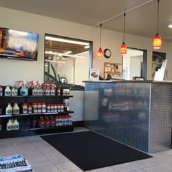 Karmichael Auto Salon - Front desk
